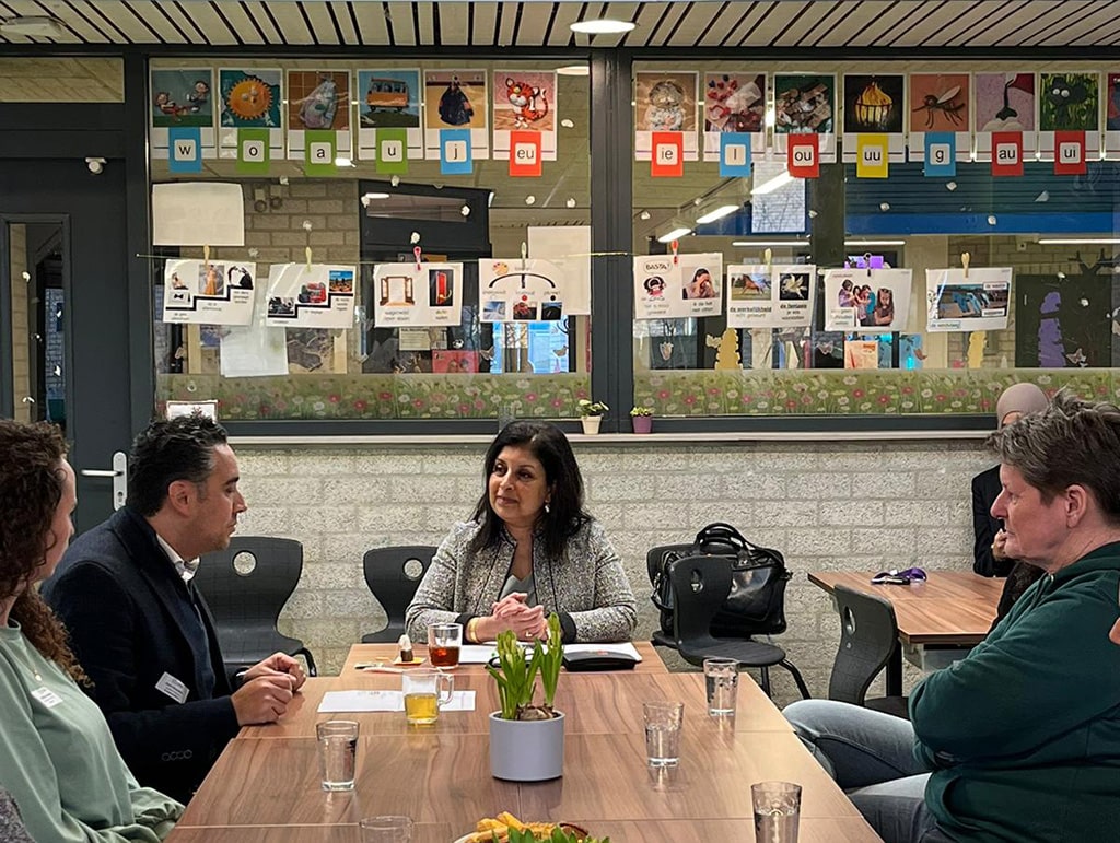 Demissionair minister van primair- en voortgezet onderwijs Mariëlle Paul in gesprek over het lerarentekort in Almere